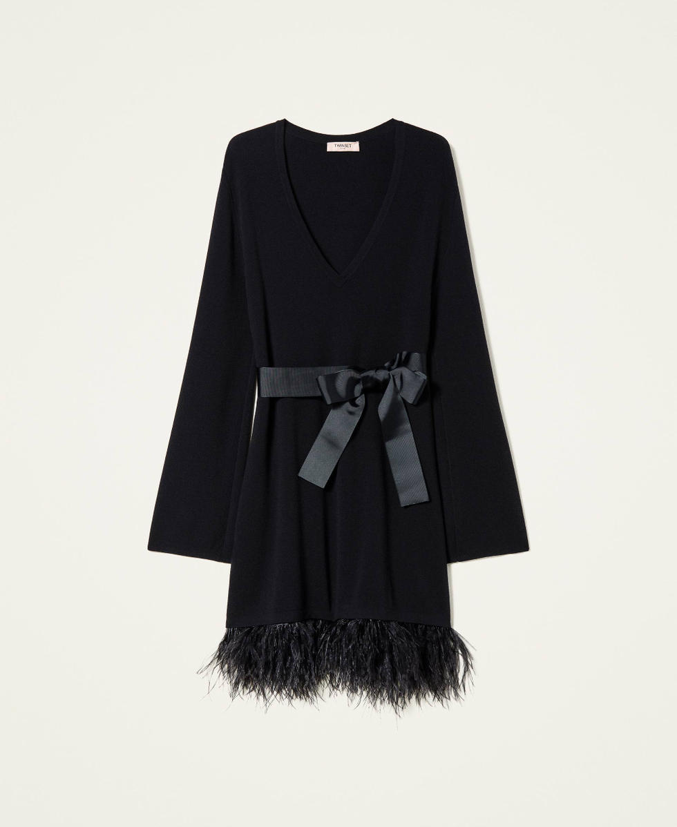 Short knit dress with feathers