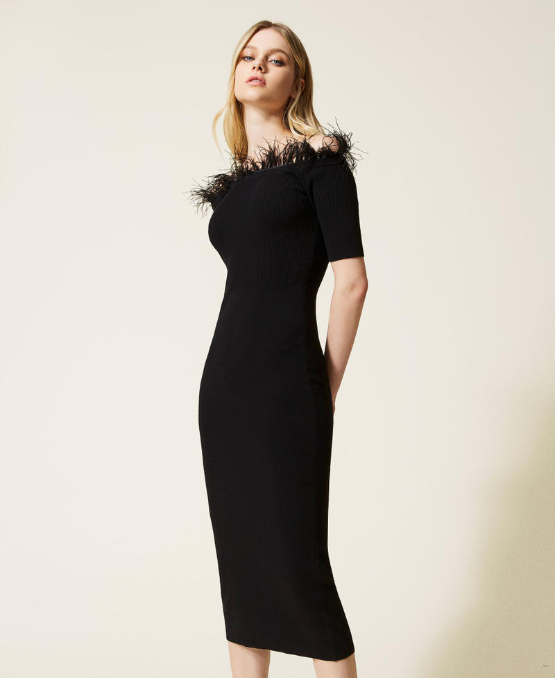 Midi knit dress with feathers