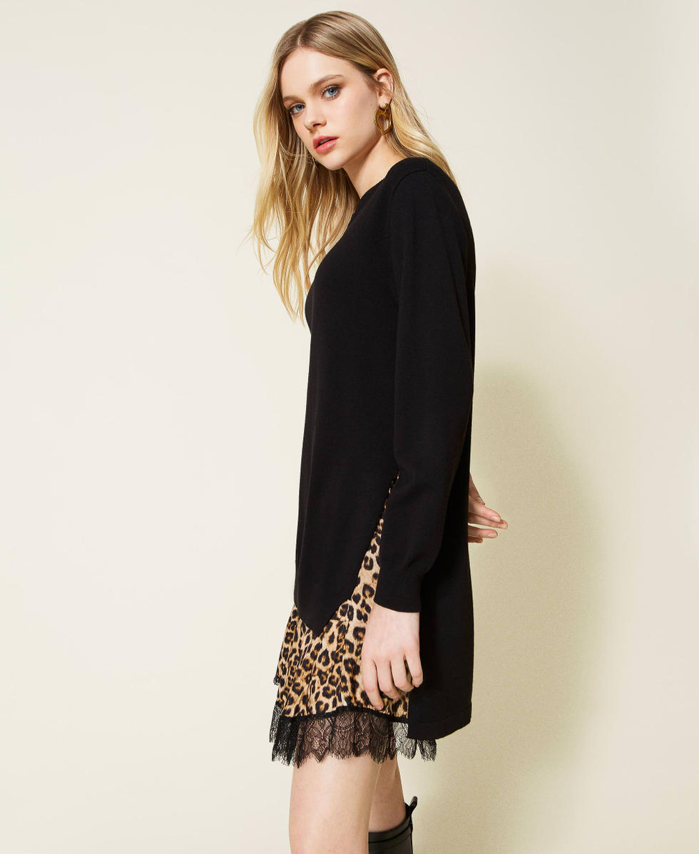 Robe en maille avec insertion animali&egrave;re