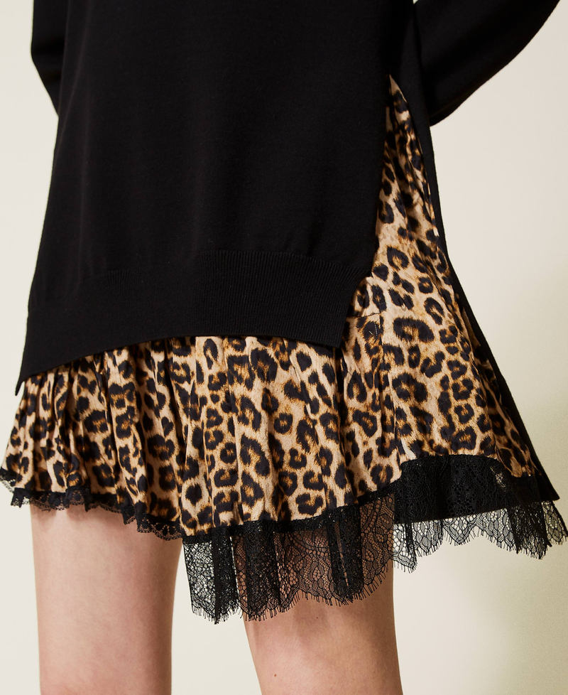 Robe en maille avec insertion animali&egrave;re