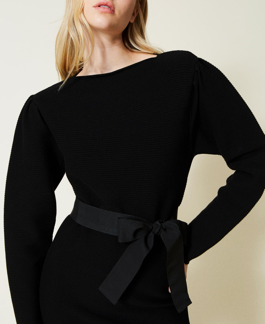 Ribbed knit dress with belt