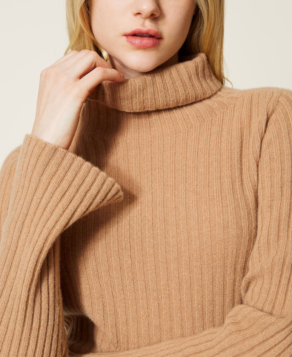 Pull côtelé en laine et cachemire