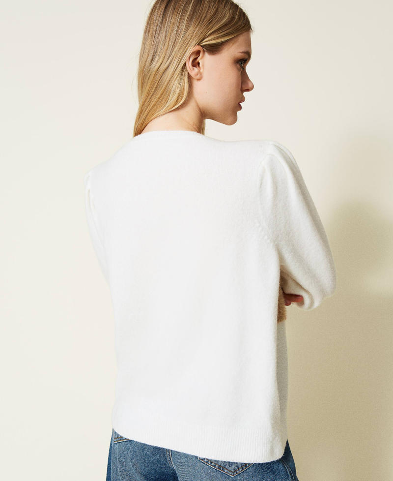 Pull avec logo jacquard