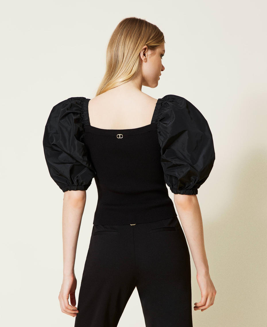 Cropped top with balloon sleeves