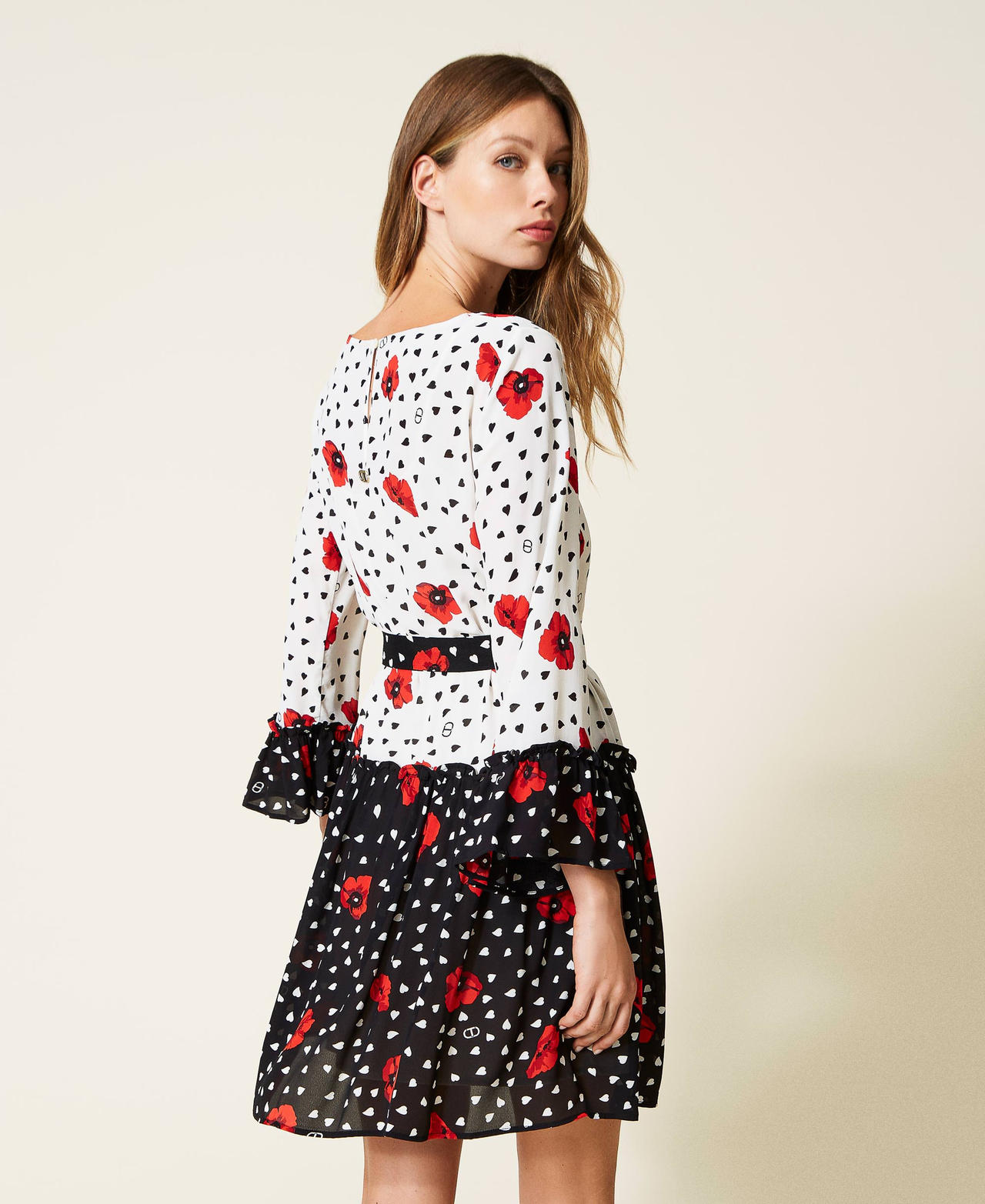 Two-tone dress with heart and poppy print Two-tone Off White / Black Romantic Poppy Print Woman 222TQ2018-03