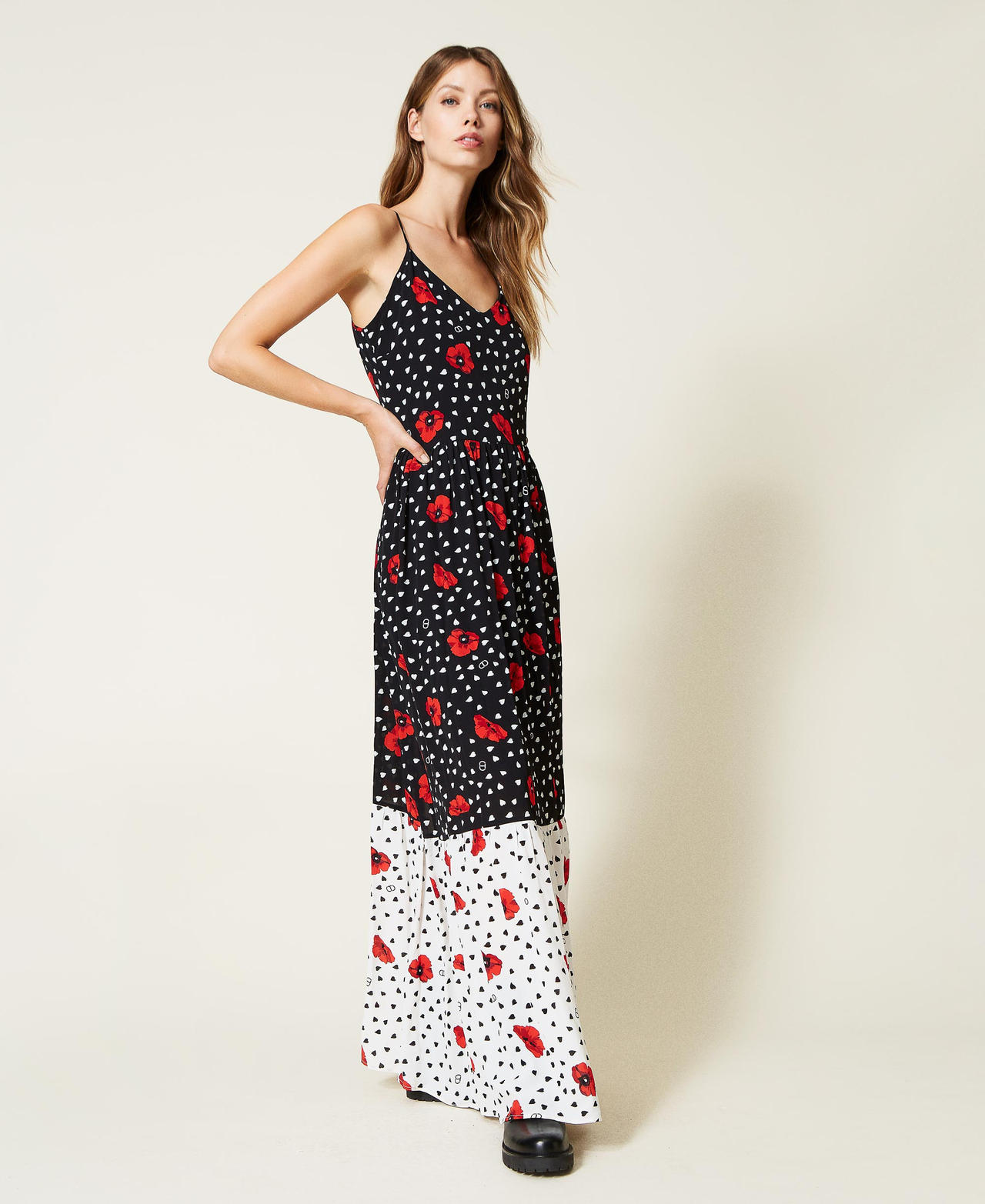 Long dress with heart and poppy print Two-tone Black / Off White Romantic Poppy Print Woman 222TQ2019-03