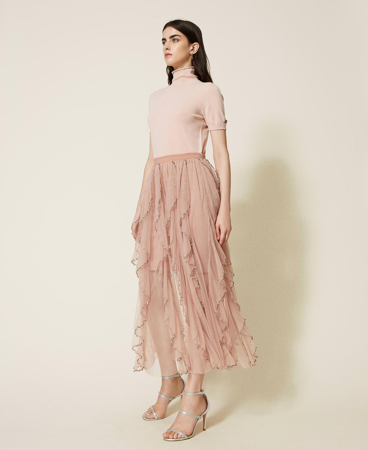Long tulle skirt with ruffles