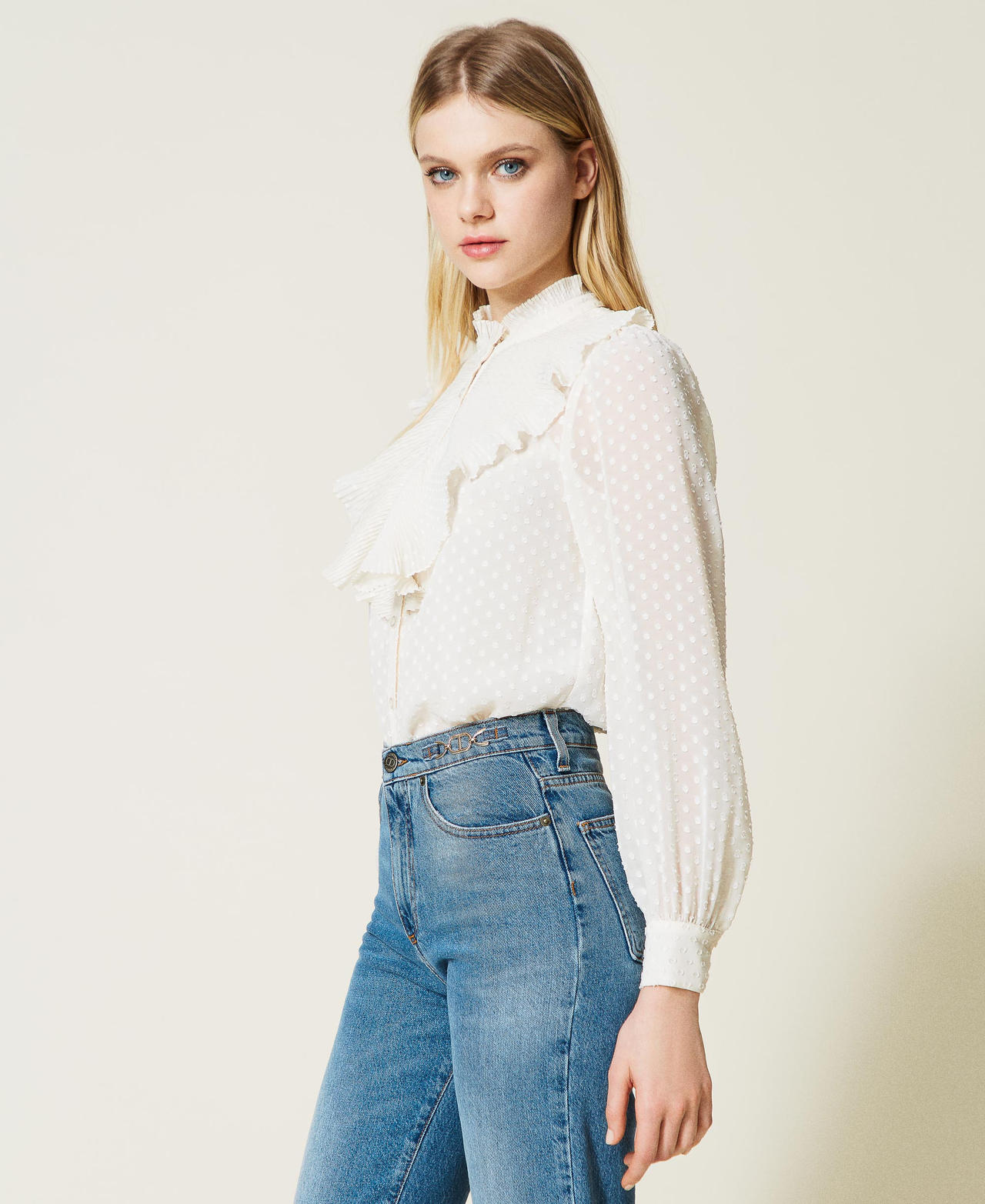 Bluse aus Fil Coup&eacute; mit Tupfen