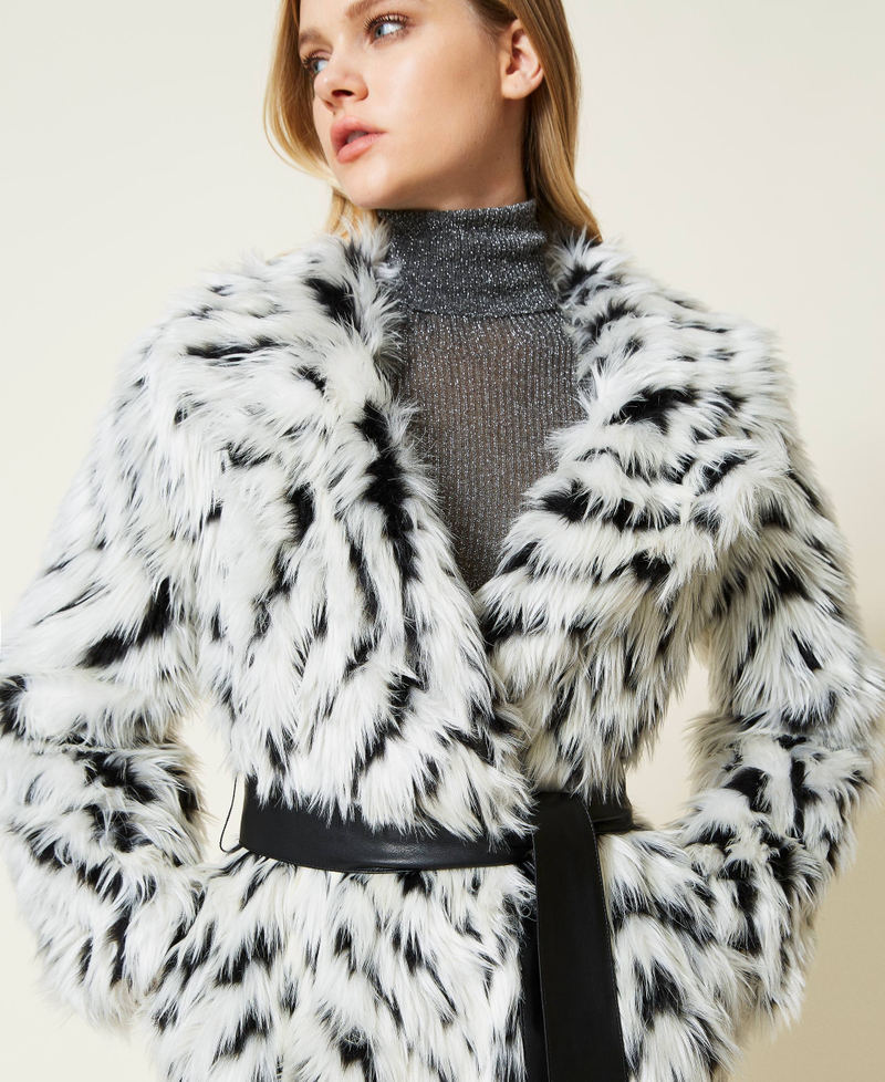 Cappotto in faux fur a fantasia chevron Soft Chevron Bianco "Neve" / Nero Donna 222TT2103-01