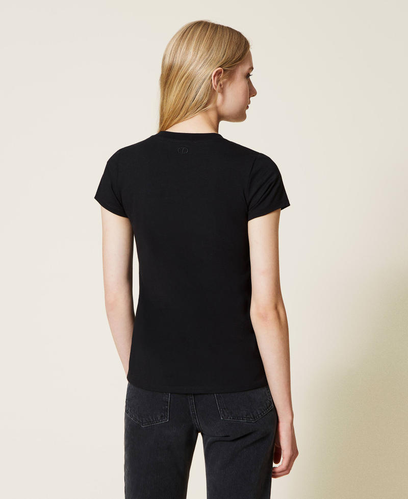 T-shirt with logo and floral embroidery