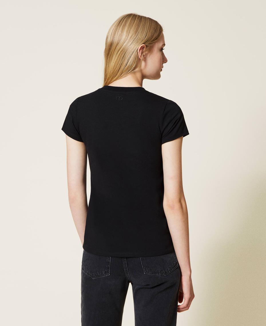 T-shirt with logo and floral embroidery