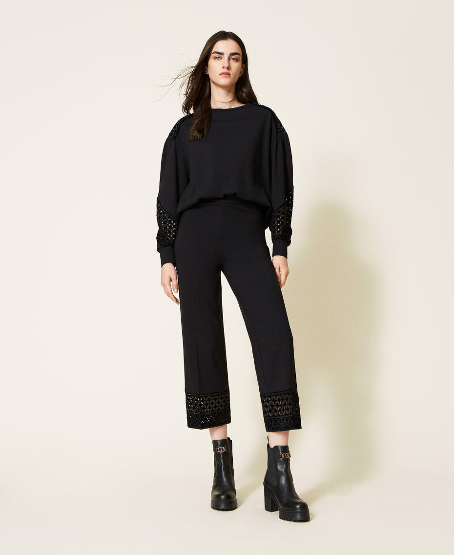 Surkana pantaloni wide leg crop con dettagli crochet color cammello
