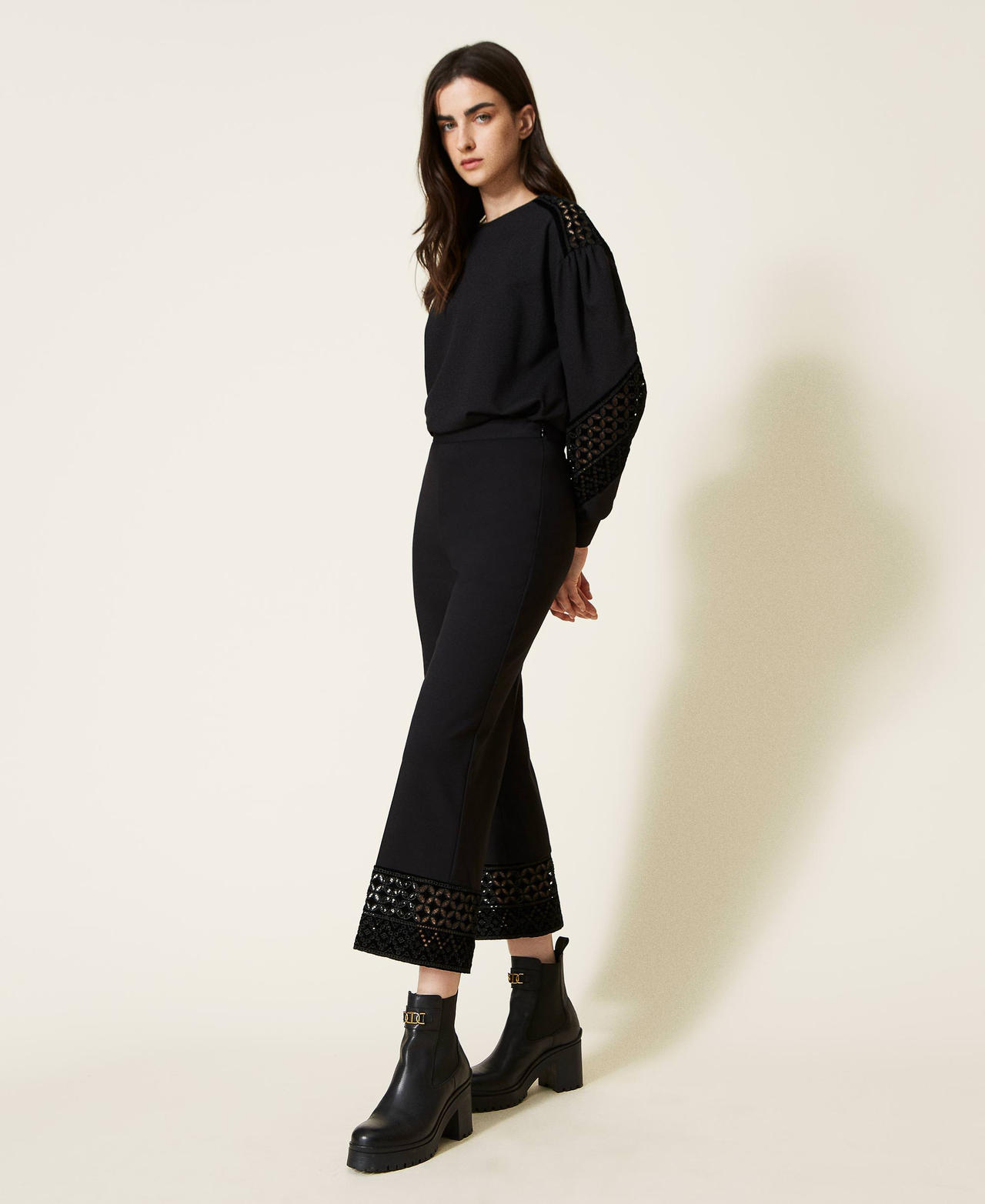 Cropped trousers with velvet embroidery Black Woman 222TT2182-02