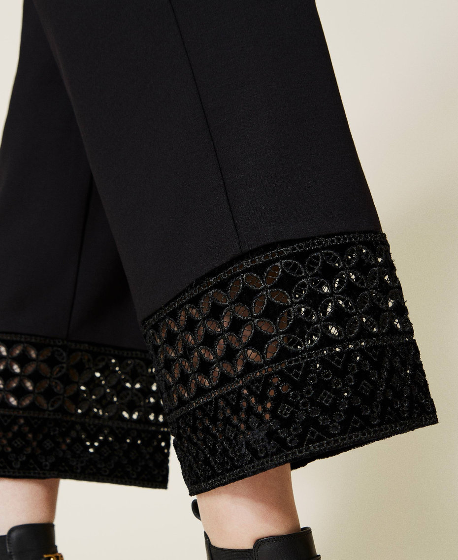 Cropped trousers with velvet embroidery