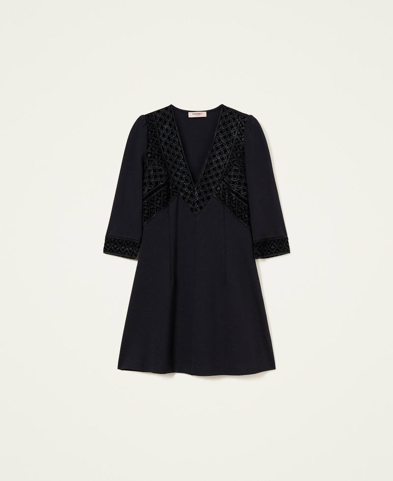 Short dress with velvet embroidery