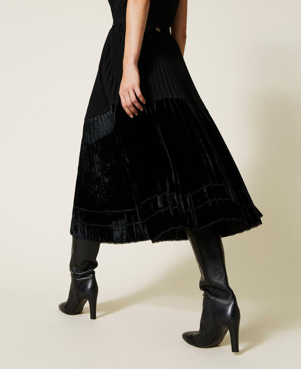 Falda larga de crepé y terciopelo bordado Mujer, Negro