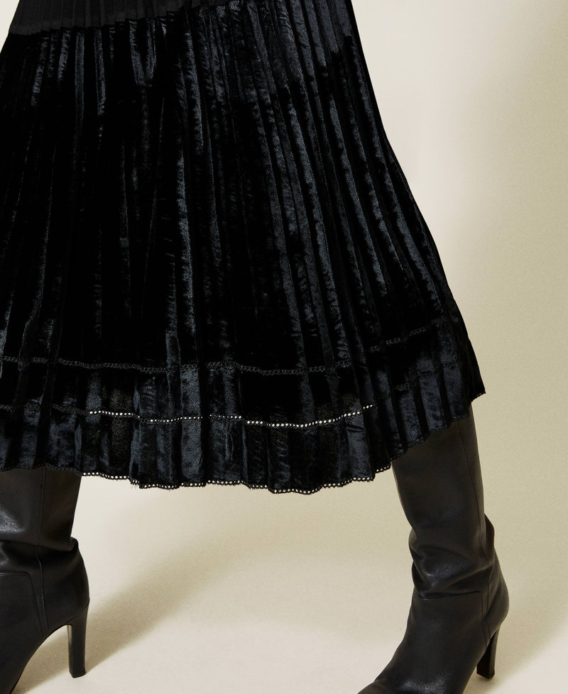 Long crêpe and embroidered velvet skirt Black Woman 222TT2193-05