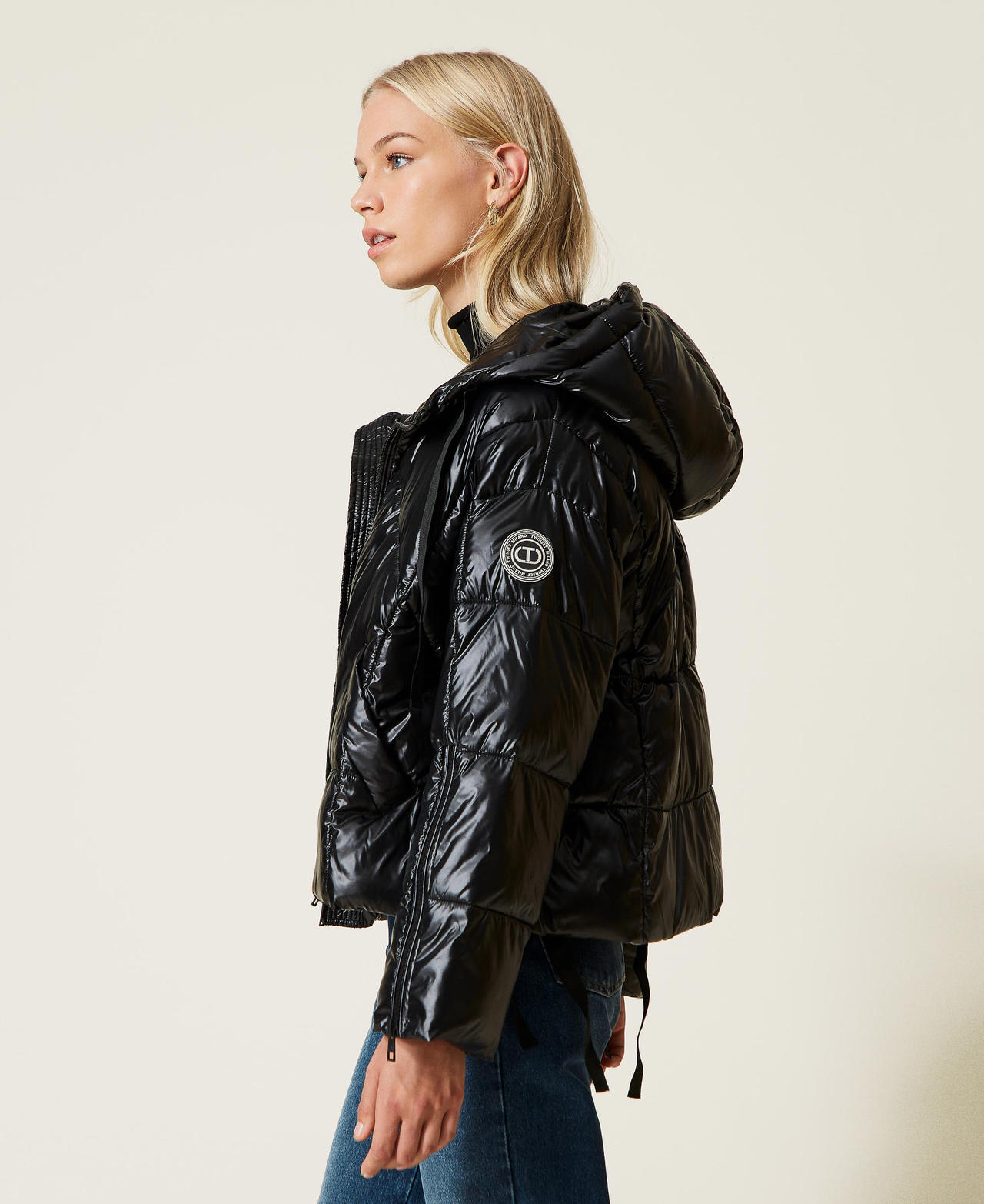 Short shiny puffer jacket with hood Black Woman 222TT2221-02