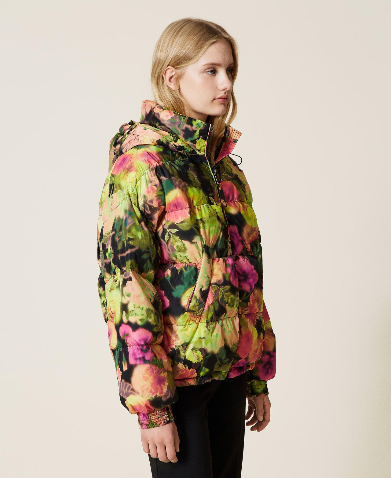 Short puffer jacket with floral print Neon Crazy Flowers Print Woman 222TT2250-03