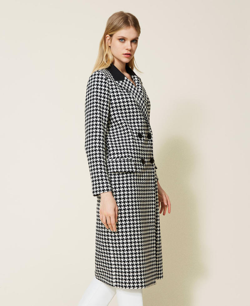 Wool blend coat with houndstooth pattern