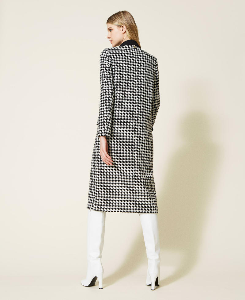 Wool blend coat with houndstooth pattern