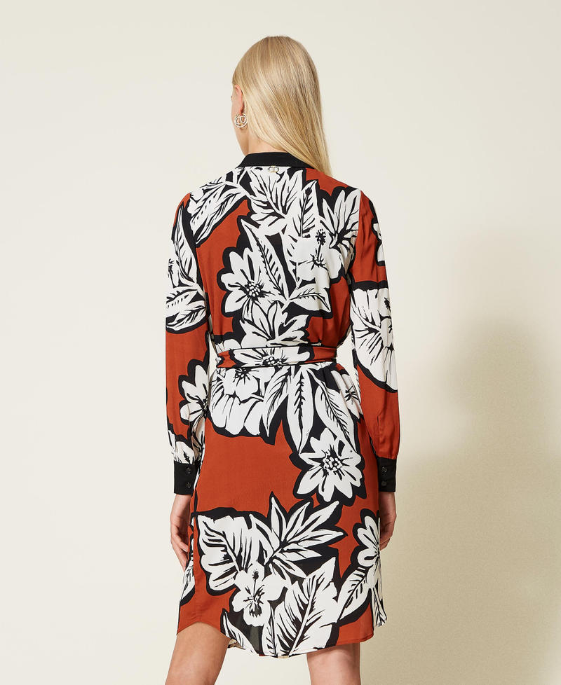 Платье-рубашка из крепа с цветочным принтом Узор Цветок Оранжевый "Красное дерево"/Черный женщина 222TT2476-03