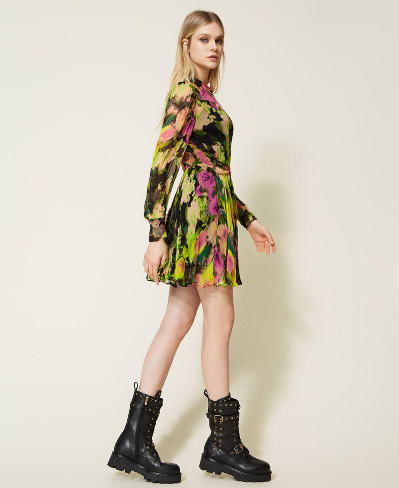 Robe courte en crépon floral