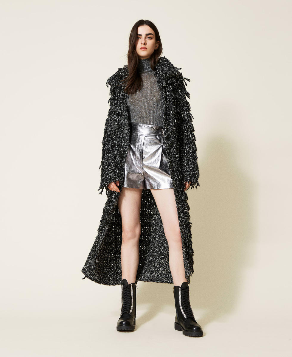 Shorts efecto piel laminada