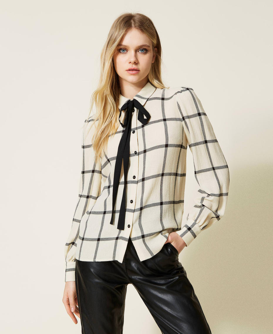 Chequered wool blend shirt Snow / Black Check Pattern Woman 222TT2501-05