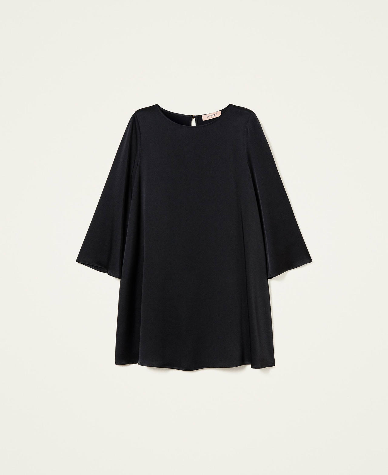Robe courte unique en cady