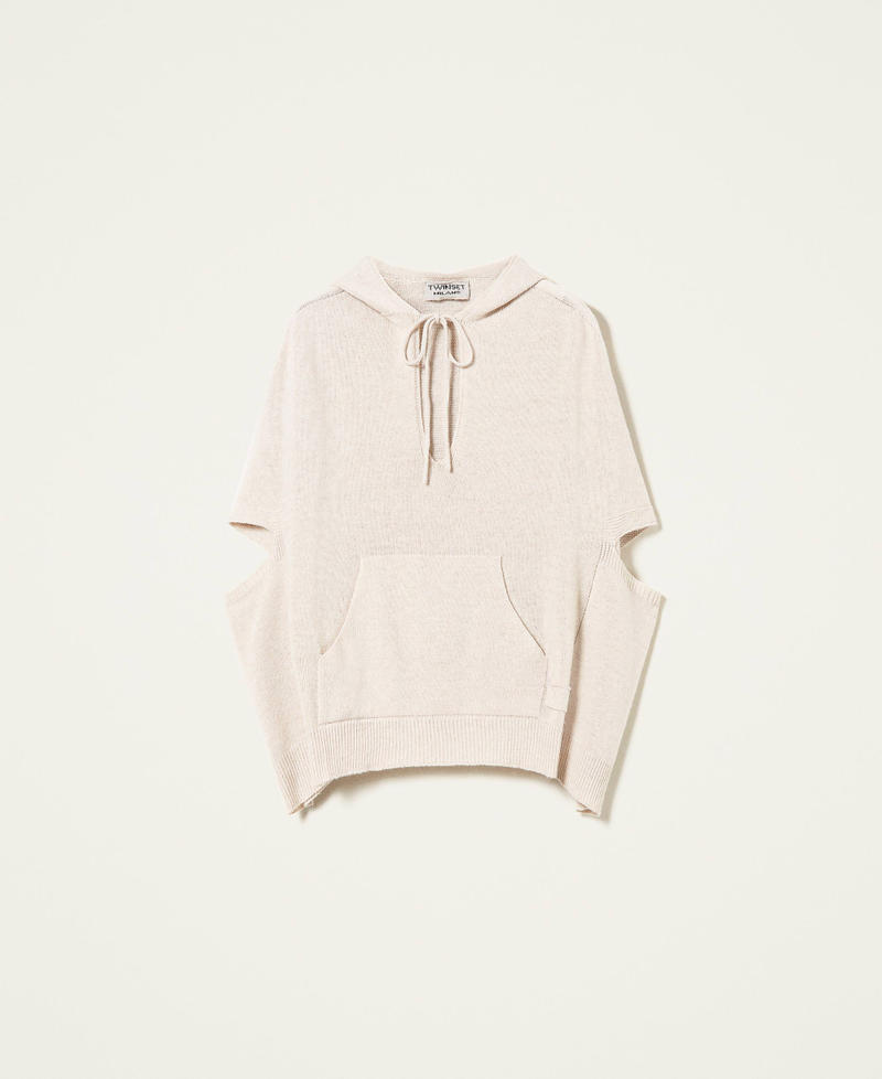 Treeblend yarn seamless cape