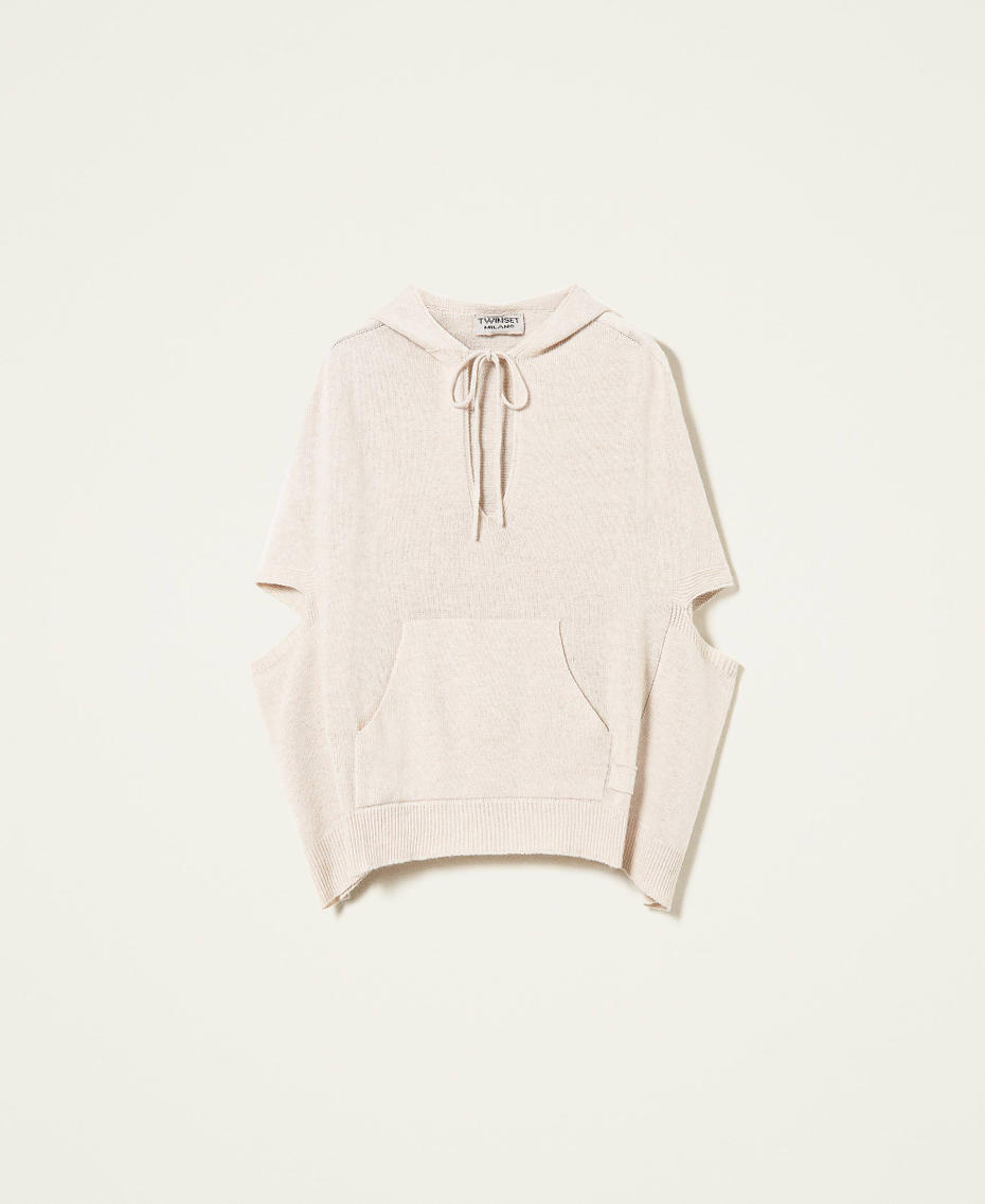 Treeblend yarn seamless cape