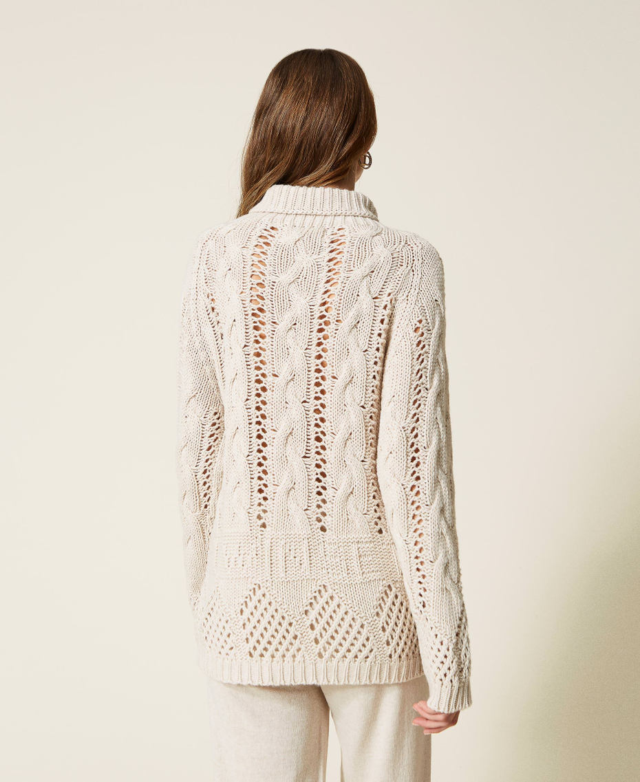 Treeblend yarn seamless turtleneck jumper