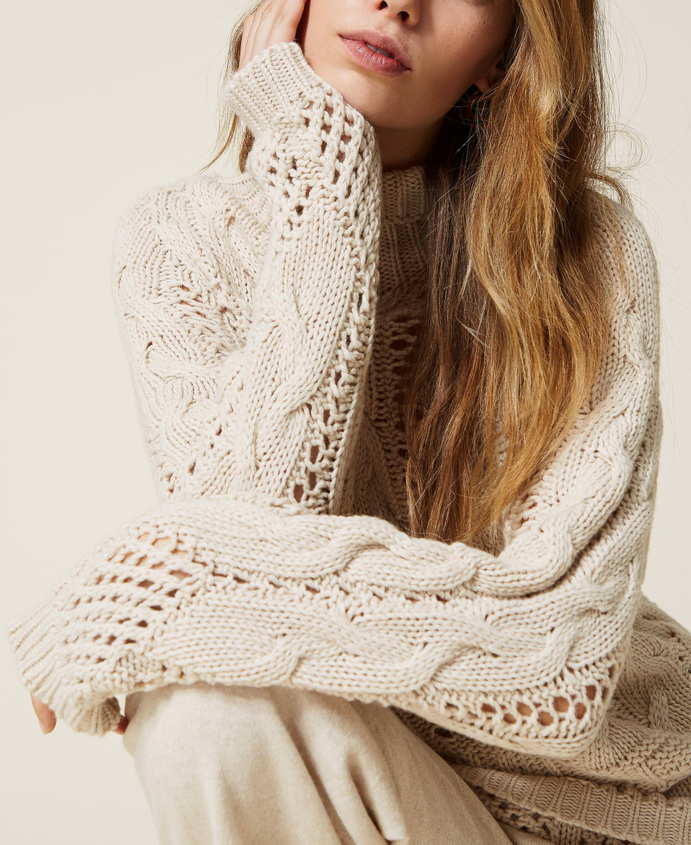 Treeblend yarn seamless turtleneck jumper