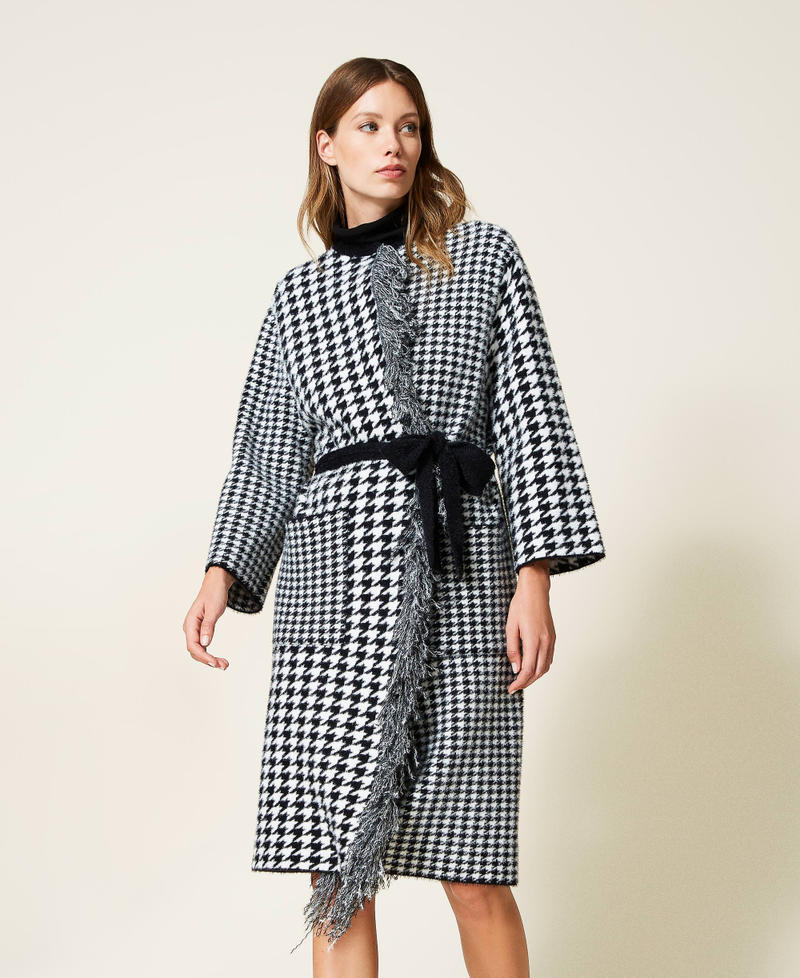 Jacquard knit coat with houndstooth pattern Snow / Black Houndstooth Pattern Woman 222TT3150-01
