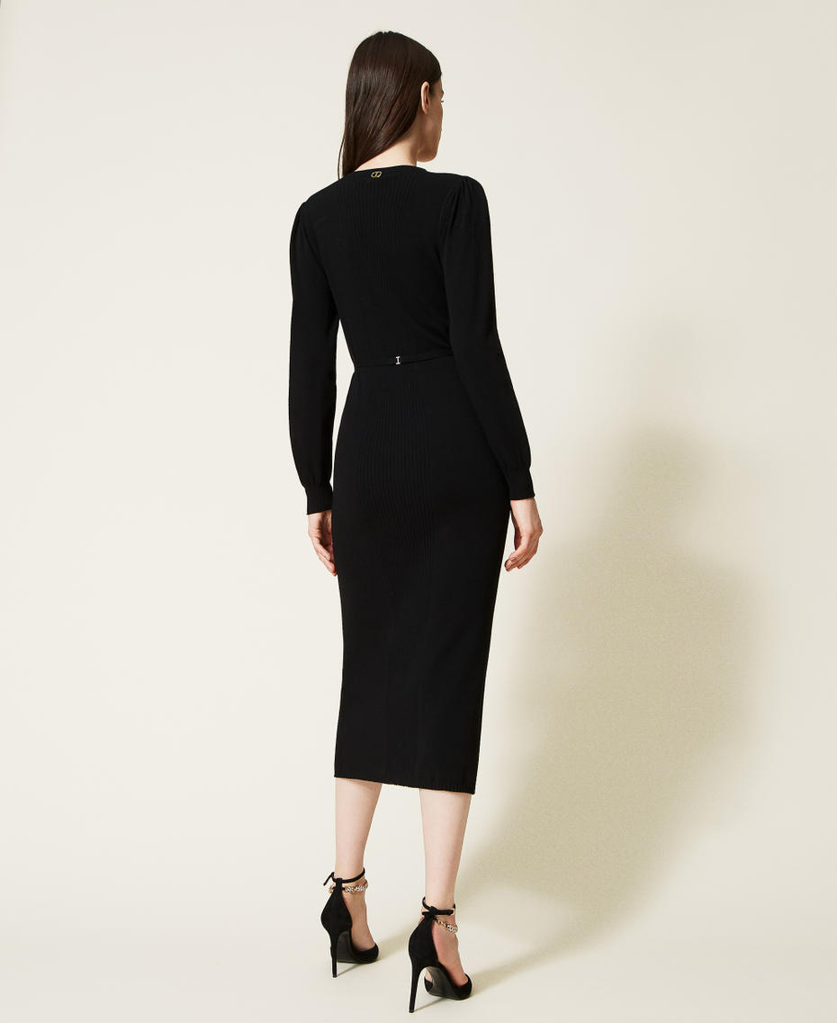 Robe en maille sans coutures avec barrette Oval T
