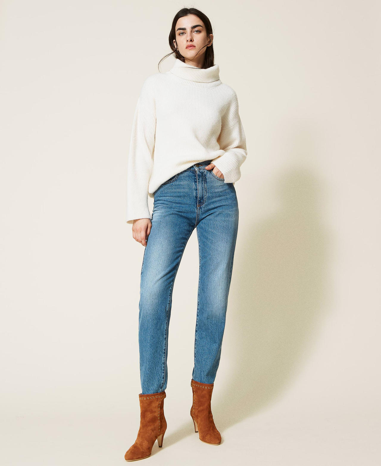 Pull en laine m&eacute;lang&eacute;e c&ocirc;tel&eacute;e