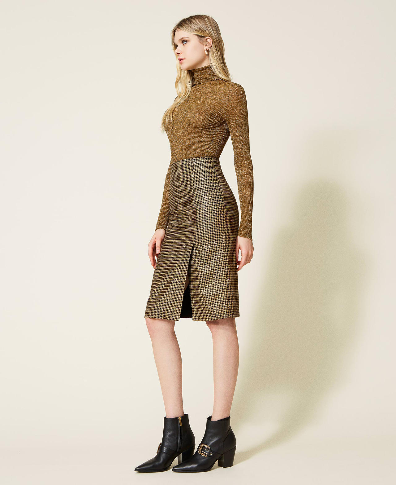 Seamless turtleneck jumper with lurex Dark Gold Lurex Woman 222TT3411_10160_02