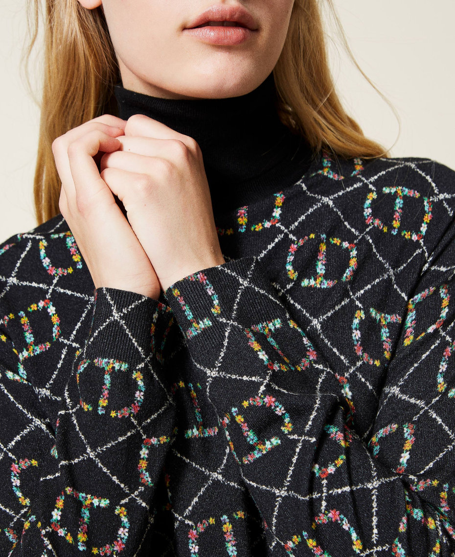 Rollkragenpullover mit Logoprint