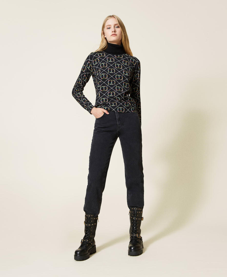 Rollkragenpullover mit Logoprint