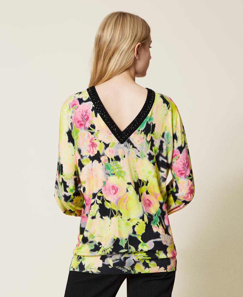 Pull double usage avec logo et broderie r&eacute;alis&eacute;e &agrave; la main