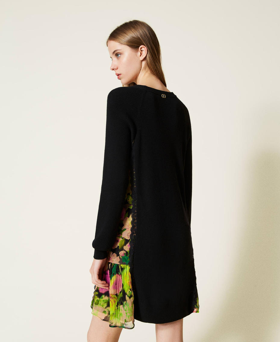 Abito corto in maglia con inserti a fiori Bicolor Nero / Stampa Crazy Flowers Fluo Donna 222TT3531_10266_04