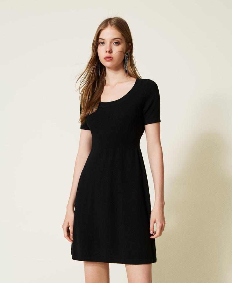 Короткое трикотажное платье из смесовой шерсти Черный женщина 222TT3541-01