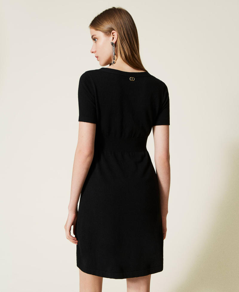 Короткое трикотажное платье из смесовой шерсти Черный женщина 222TT3541-03