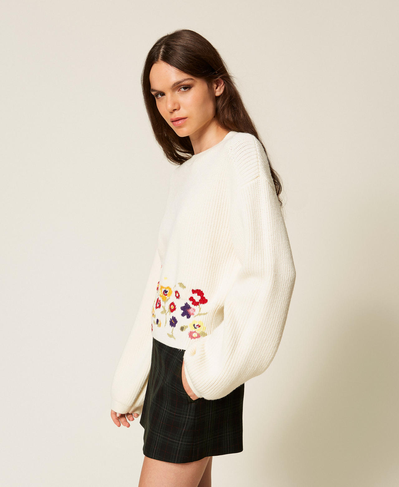 Pull cropped avec broderie Blanc Neige Femme 252AT3120_00282_02