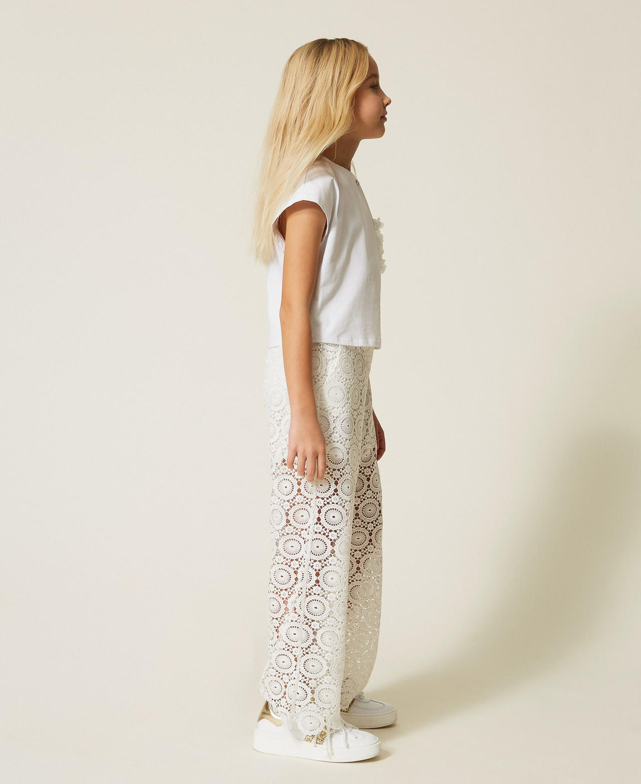 Pantaloni in pizzo macram&egrave; Off White Bambina 261GJ2Q21_00526_02