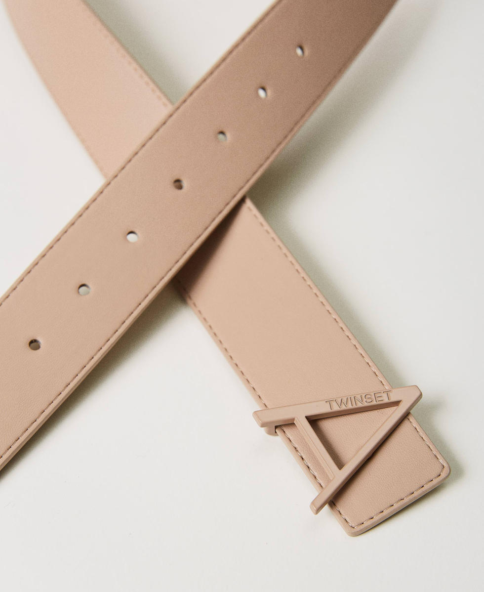 Belt with logo buckle