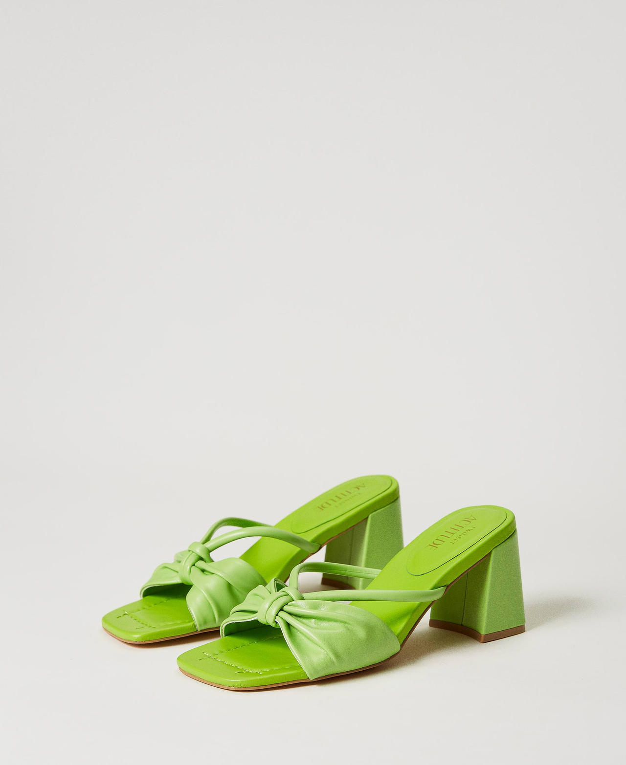 Sandales mules avec nœud