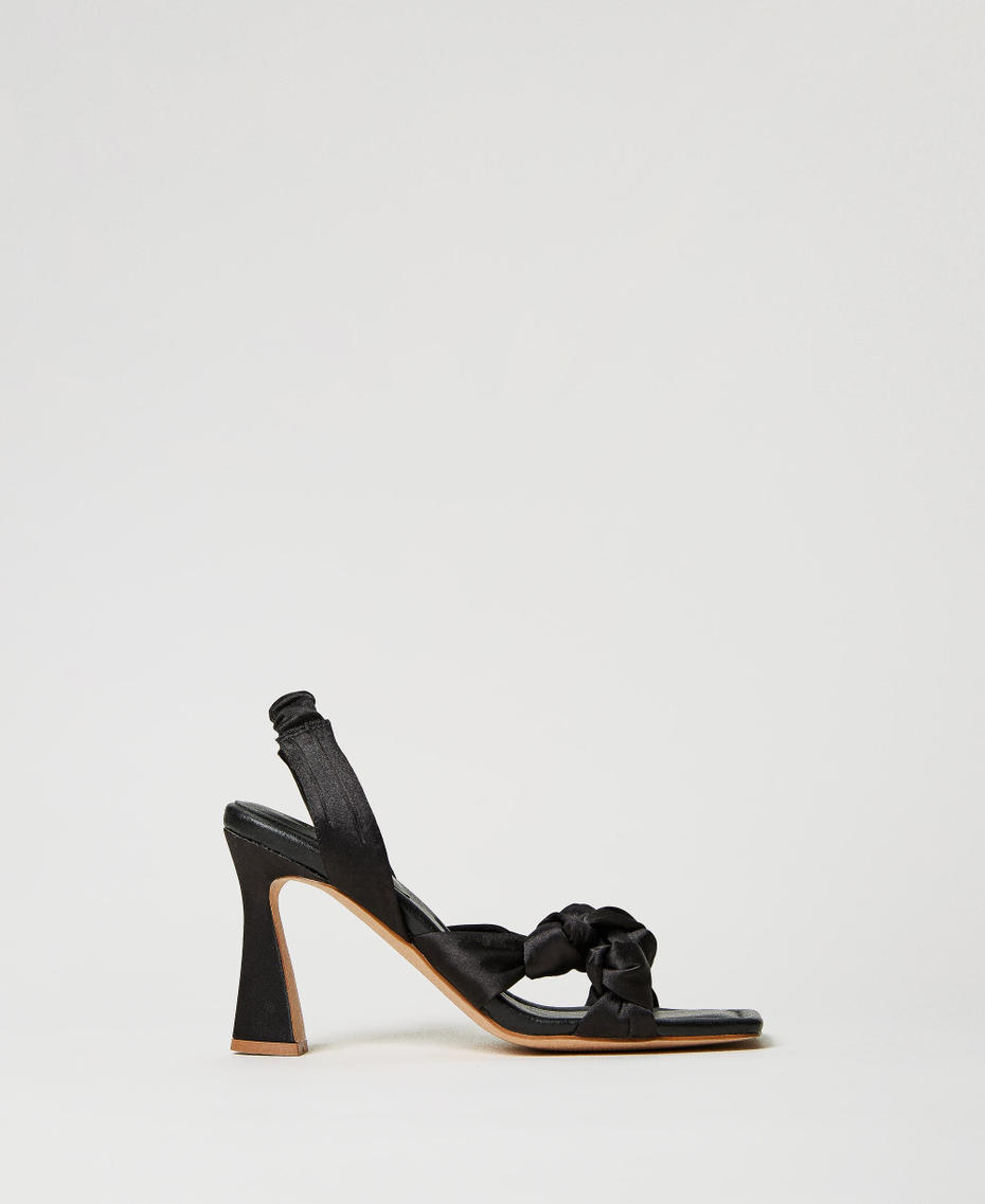 Sandales avec finition croisée et nœuds Noir Femme 231ACP024-01