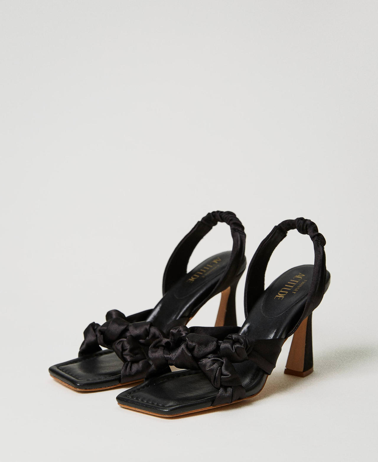 Sandals with weave and knots Black Woman 231ACP024-02